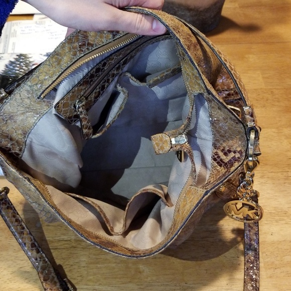 Michael Kors Handbag - Picture 4 of 4